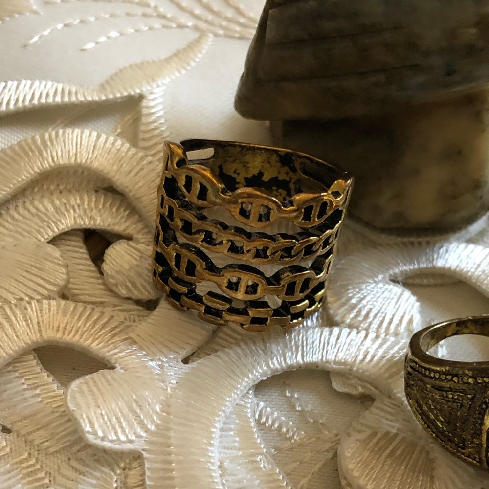 three rings - Picture 2 of 4